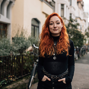 Julia Scheeser
